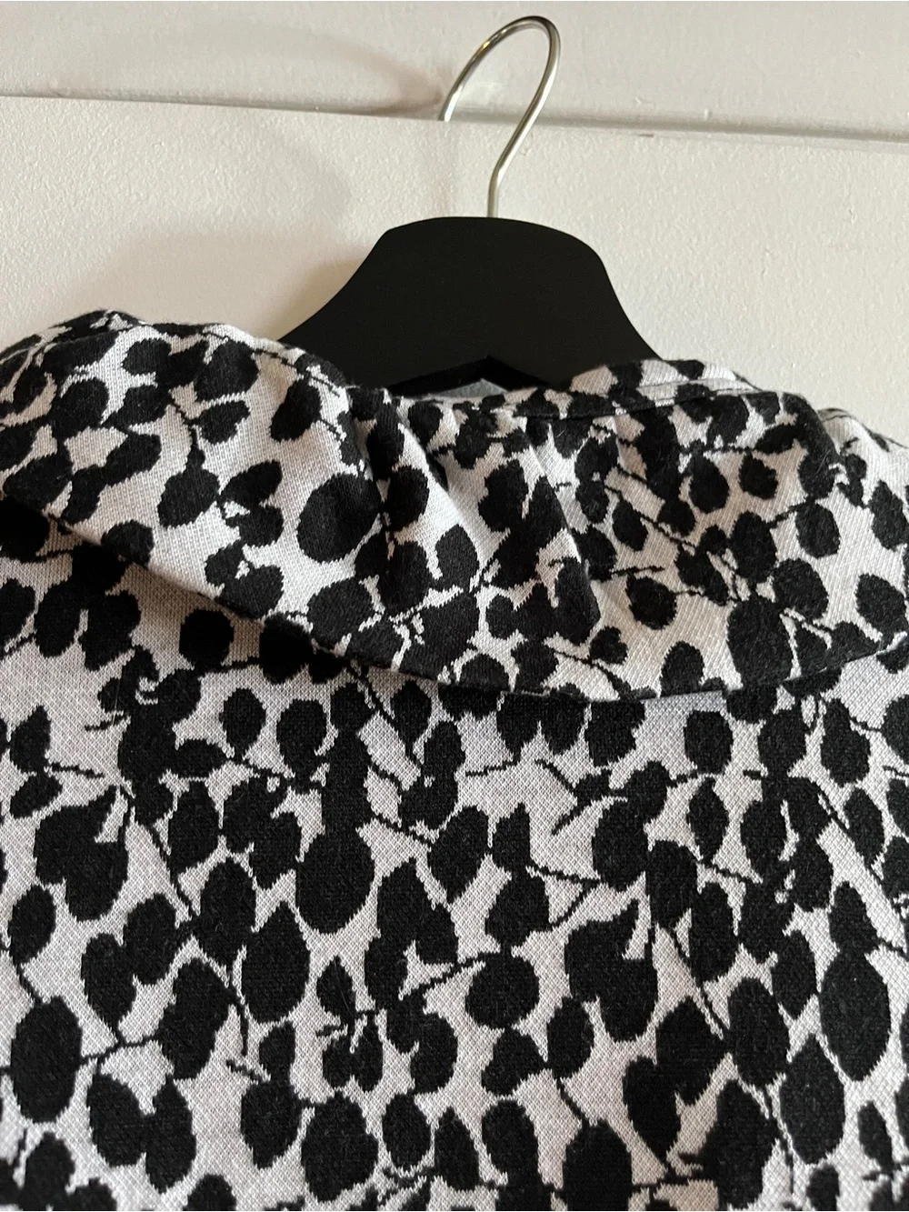 Joseph Ribkoff Artsy Abstract Leaf Swing Jacket Tiered Mixed Media Sleeve
